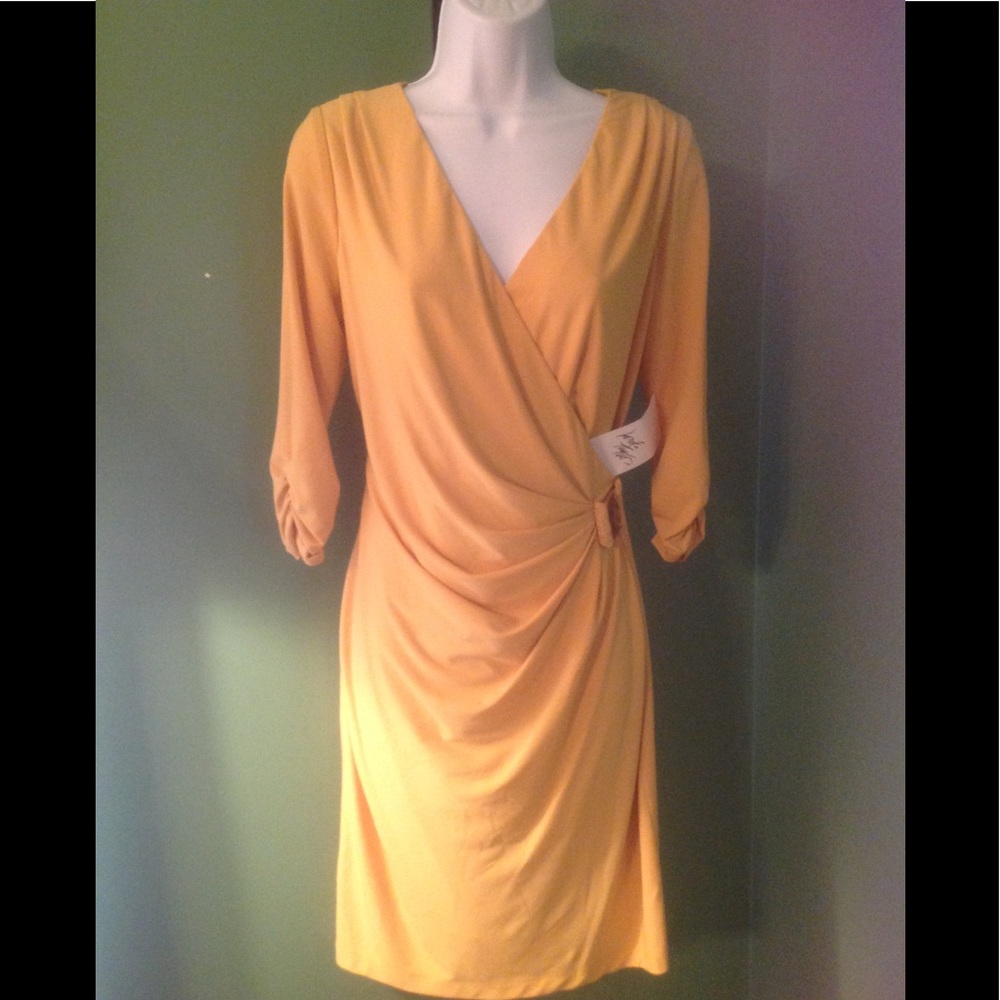 Tahari sexy dress women's 6 butterscotch color NWT